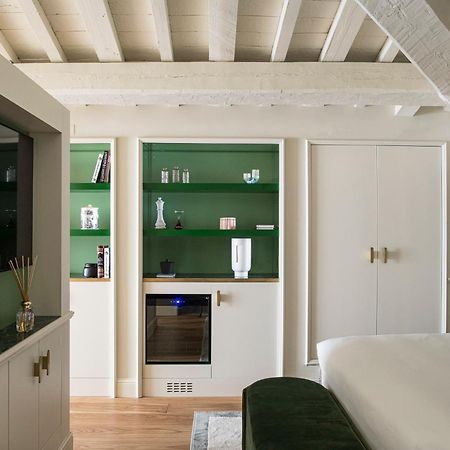 Hotel La Gemma Florence Buitenkant foto The interior of a flat at the top of the building