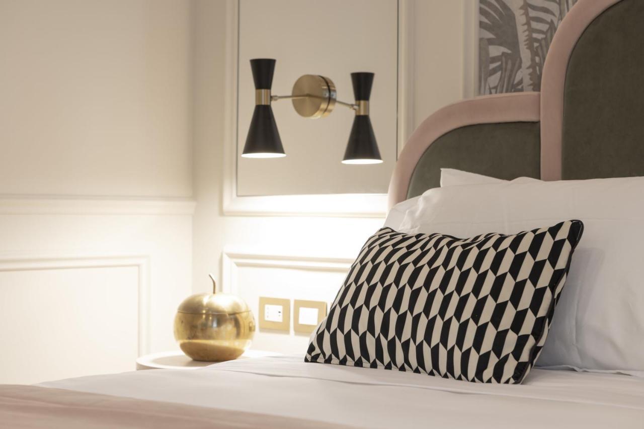 Hotel La Gemma Florence Buitenkant foto A wall light