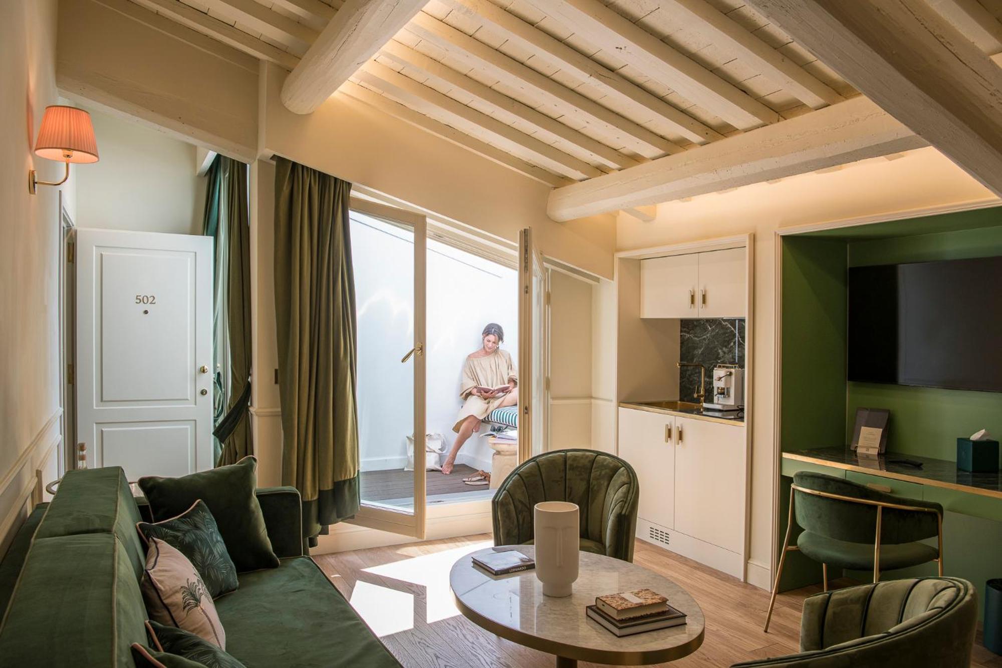 Hotel La Gemma Florence Buitenkant foto A suite at the hotel