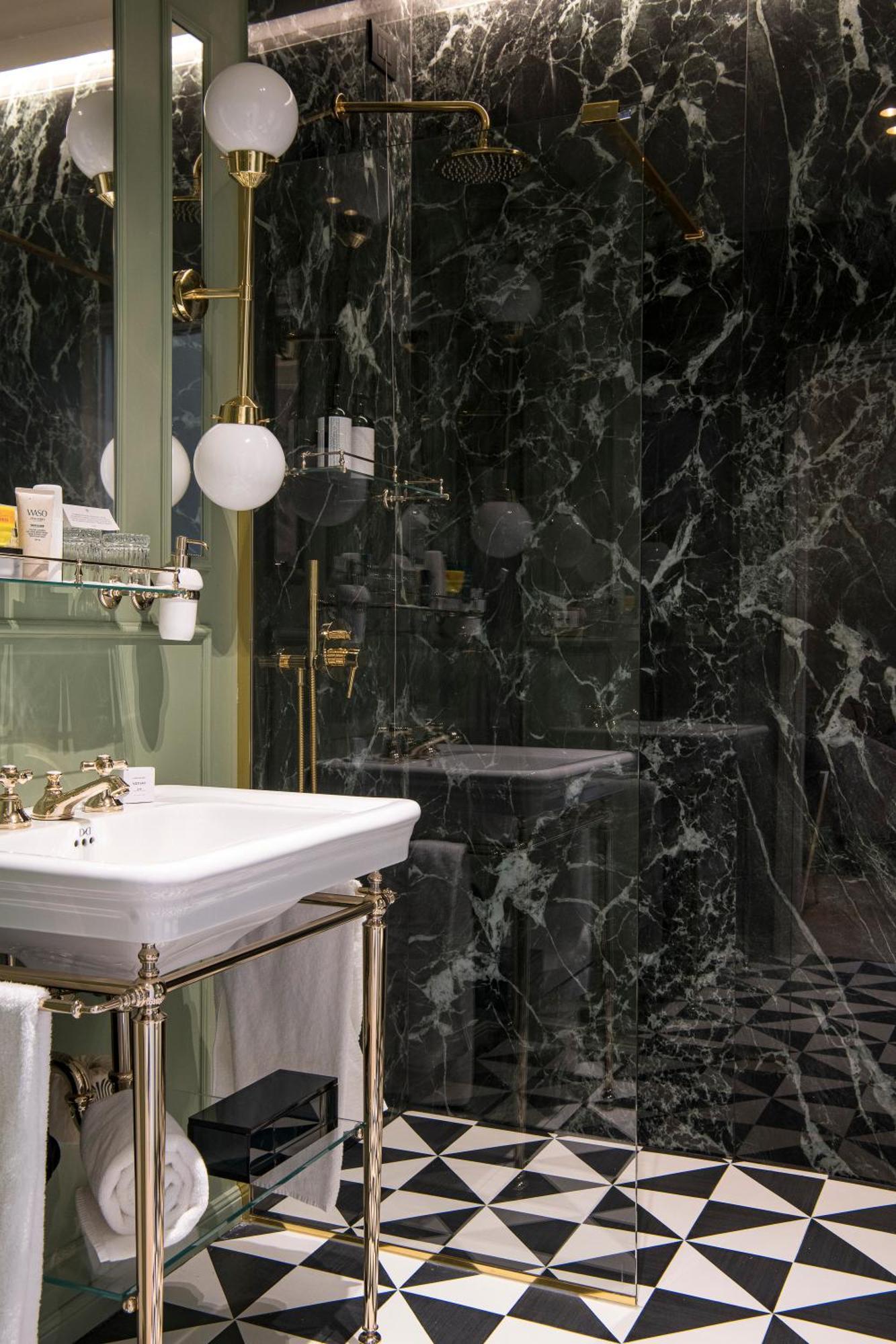 Hotel La Gemma Florence Buitenkant foto Bathroom in the hotel